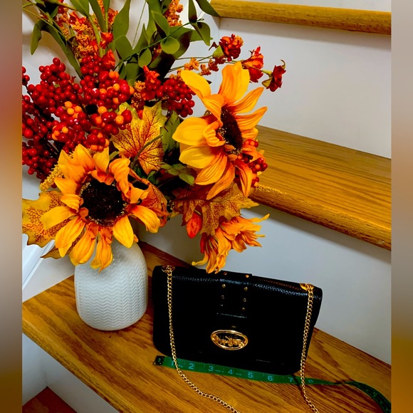 Elegant black COACH authentic Clutch gold Chain Strap - Picture 1 of 7